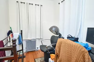 109-15 200th St, Saint Albans, NY 11412 - Photo 17