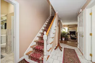 346 Ridgefield Rd, Hauppauge, NY 11788 - Photo 5