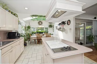 346 Ridgefield Road, Hauppauge, NY 11788 - Photo 19