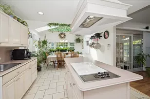 346 Ridgefield Rd, Hauppauge, NY 11788 - Photo 19