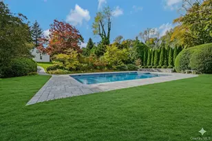 24 Harbor Hill Rd, Huntington, NY 11743 - Photo 5