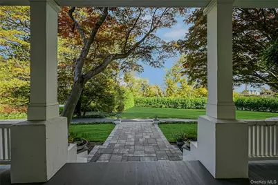 24 Harbor Hill Road, Huntington, NY 11743 - Photo 11