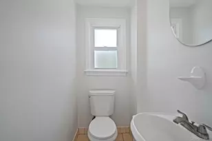 25 Oxford Dr, Freeport, NY 11520 - Photo 33