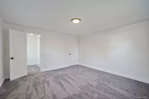 25 Oxford Dr, Freeport, NY 11520 - Photo 31