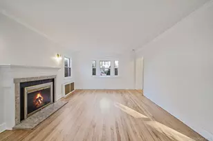 25 Oxford Dr, Freeport, NY 11520 - Photo 11