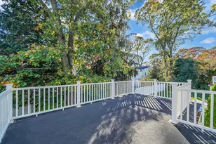 25 Oxford Dr, Freeport, NY 11520 - Photo 25