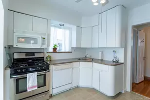 80-50 189th St, Jamaica, NY 11423 - Photo 5