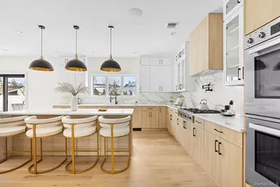 39 Forest Lane, Westbury, NY 11590 - Photo 11