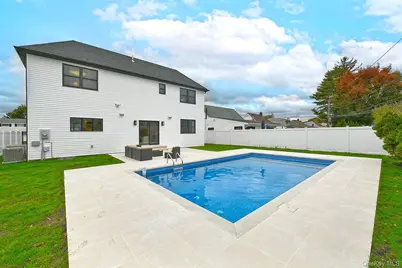 39 Forest Lane, Westbury, NY 11590 - Photo 3