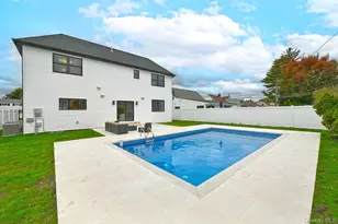 39 Forest Ln, Westbury, NY 11590 - Photo 3