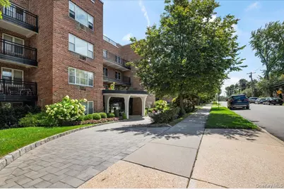 25 Chapel Place #2D, Great Neck, NY 11021 - Photo 15