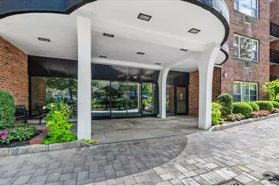 25 Chapel Place #2D, Great Neck, NY 11021 - Photo 17