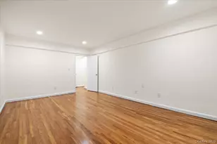 25 Chapel Pl, Great Neck, NY 11021 - Photo 13