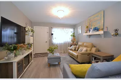 54 Townhouse Road N #54, Huntington Station, NY 11746 - Photo 3