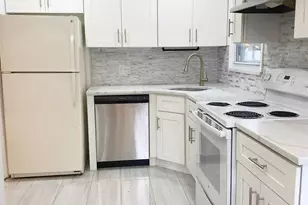 25 Margaret Dr, Plainview, NY 11803 - Photo 3