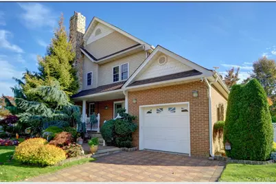 807 Cypress Drive, Franklin Square, NY 11010 - Photo 3