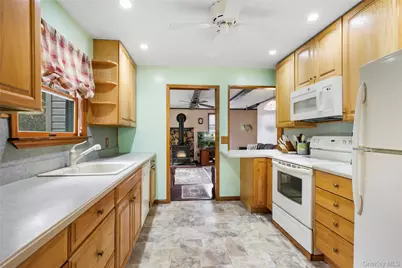19 Hawthorne Street, Mastic, NY 11950 - Photo 3