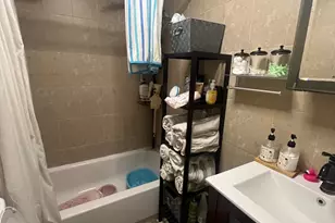 240 Oakley Ave, Hempstead, NY 11003 - Photo 3