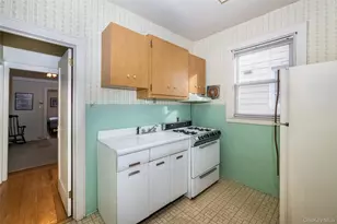 285 Logan Ave, Bronx, NY 10465 - Photo 9