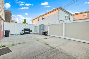 95-19 160th Ave, Howard Beach, NY 11414 - Photo 25