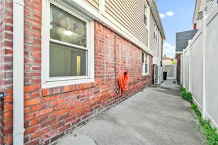 95-19 160th Ave, Howard Beach, NY 11414 - Photo 27