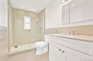 95-19 160th Ave, Howard Beach, NY 11414 - Photo 11