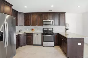 36 Carney St, Glen Cove, NY 11542 - Photo 5