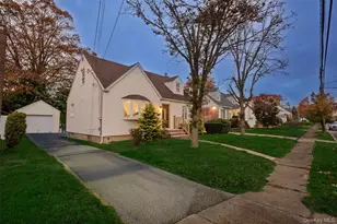 85 Todd Rd, Valley Stream, NY 11580 - Photo 3