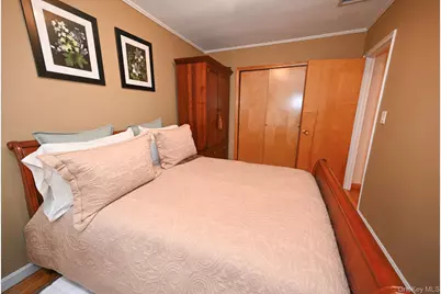 7112 71st Place, Glendale, NY 11385 - Photo 17