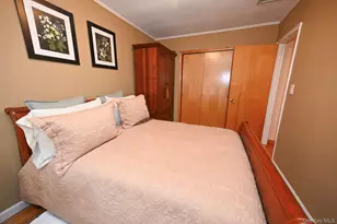 71-12 71st Pl, Glendale, NY 11385 - Photo 17