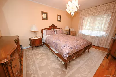 7112 71st Place, Glendale, NY 11385 - Photo 13