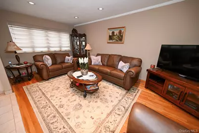 7112 71st Place, Glendale, NY 11385 - Photo 9