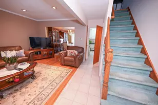 71-12 71st Pl, Glendale, NY 11385 - Photo 11