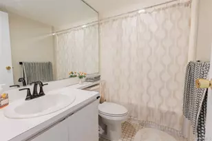 655 Middle Country Rd, Coram, NY 11727 - Photo 11