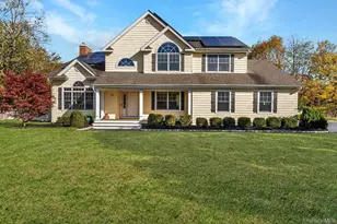 39 E Culver Ln, East Moriches, NY 11940 - Photo 3