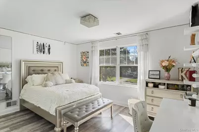 39 E Culver Lane, East Moriches, NY 11940 - Photo 15