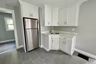 21 Washington Ave 1st Floor, Millbrook, NY 12545 - Photo 3