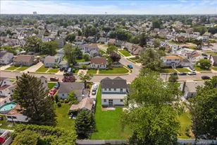 13 Garden Blvd, Hicksville, NY 11801 - Photo 29