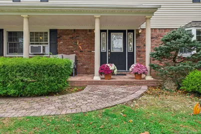 9 Princeton Drive, Plainview, NY 11803 - Photo 3
