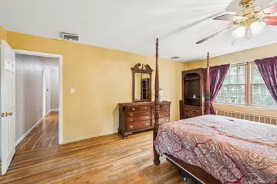 9 Princeton Drive, Plainview, NY 11803 - Photo 17