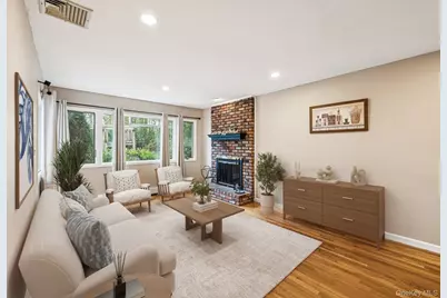 9 Princeton Drive, Plainview, NY 11803 - Photo 13