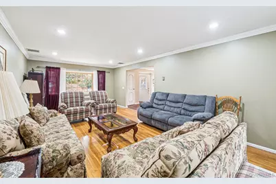 9 Princeton Drive, Plainview, NY 11803 - Photo 11