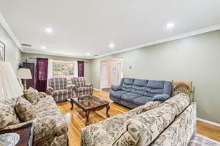 9 Princeton Dr, Plainview, NY 11803 - Photo 11