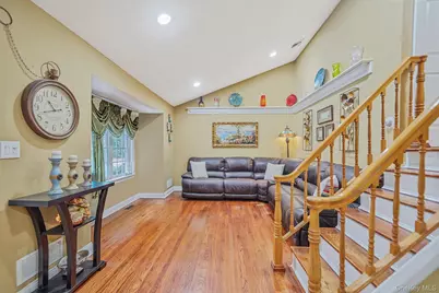 325 W 16th Street, Deer Park, NY 11729 - Photo 13