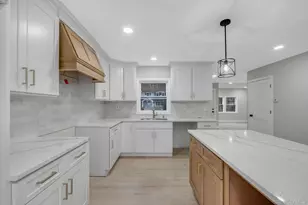 1911 Carroll Ave, Merrick, NY 11566 - Photo 9