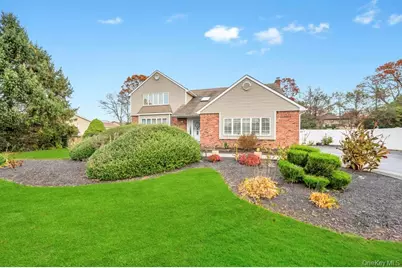 9 Kimberly Avenue Avenue, Farmingville, NY 11738 - Photo 1