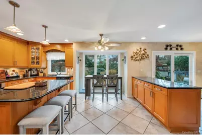 9 Kimberly Avenue Avenue, Farmingville, NY 11738 - Photo 17