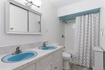 107 E 13th Street, Huntington Station, NY 11746 - Photo 15