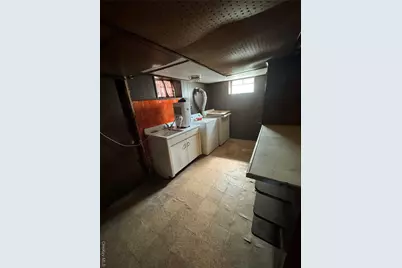 24302 Superior, Floral Park, NY 11001 - Photo 15