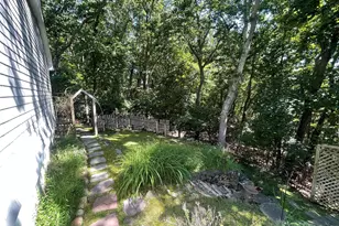 106 Laurel Ln, Port Jefferson, NY 11777 - Photo 33